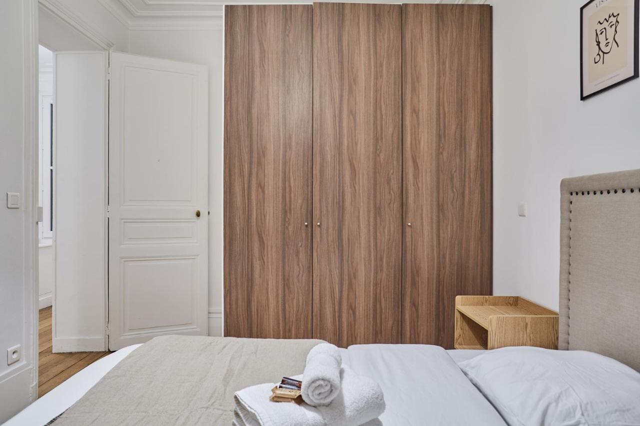Residence Beaubourg Le Marais By Studio Prestige Париж Екстериор снимка