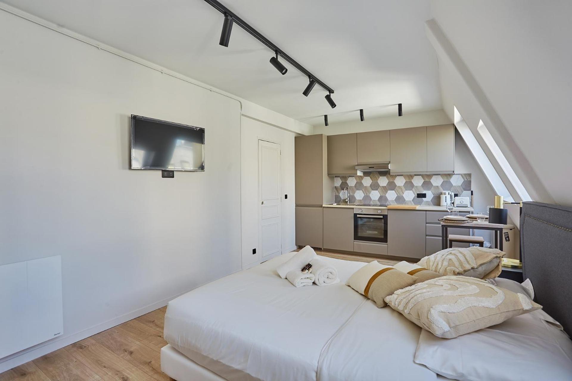 Residence Beaubourg Le Marais By Studio Prestige Париж Екстериор снимка