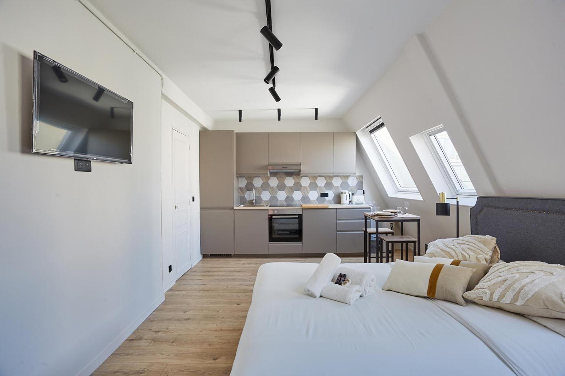 Residence Beaubourg Le Marais By Studio Prestige Париж Екстериор снимка